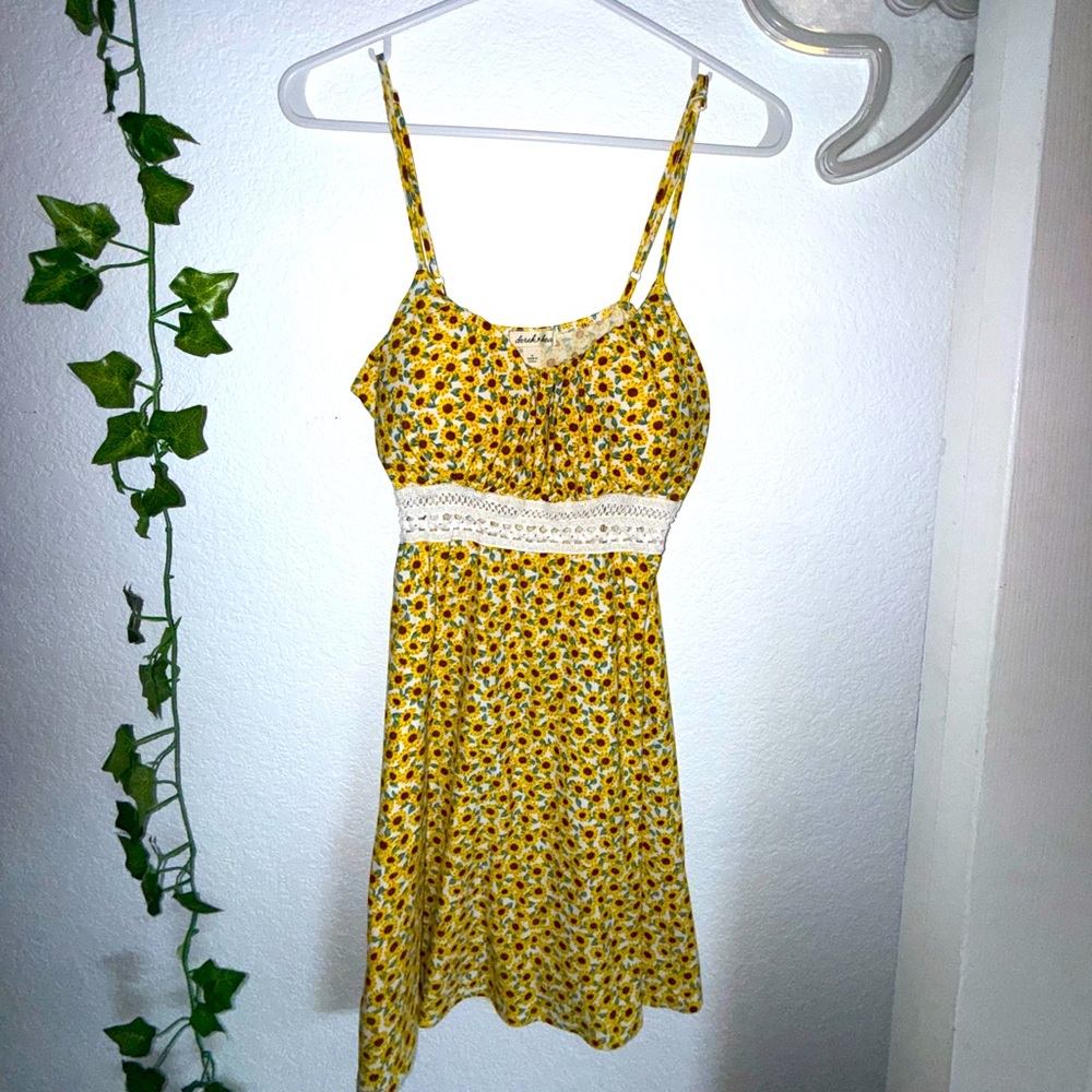 Derek Heart Sunflower Sundress – Size M